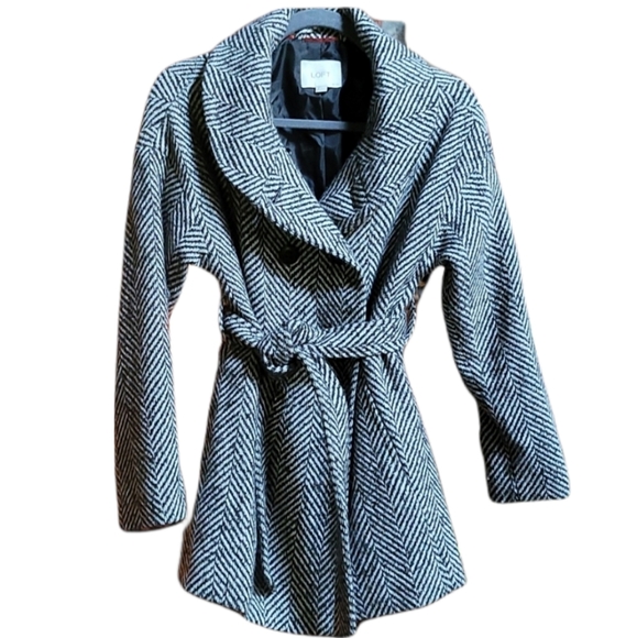LOFT Jackets & Blazers - 🔥SALE🔥LOFT Petite wool blend herringbone coat with belt